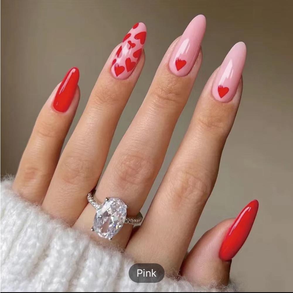 Press on nails heart design